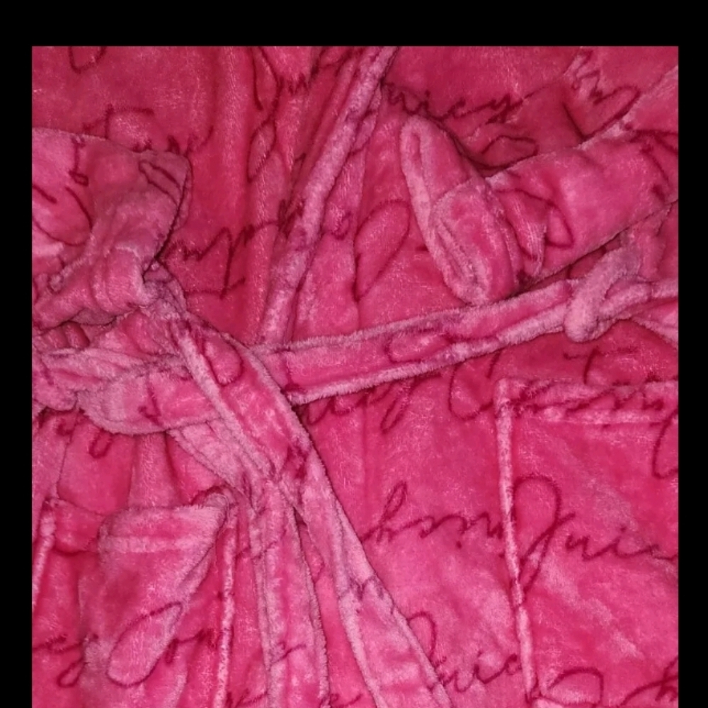 Juicy Couture Womens Long Sleeve Short Length Robe Plush Pink Size S/M - Picture 3 of 4